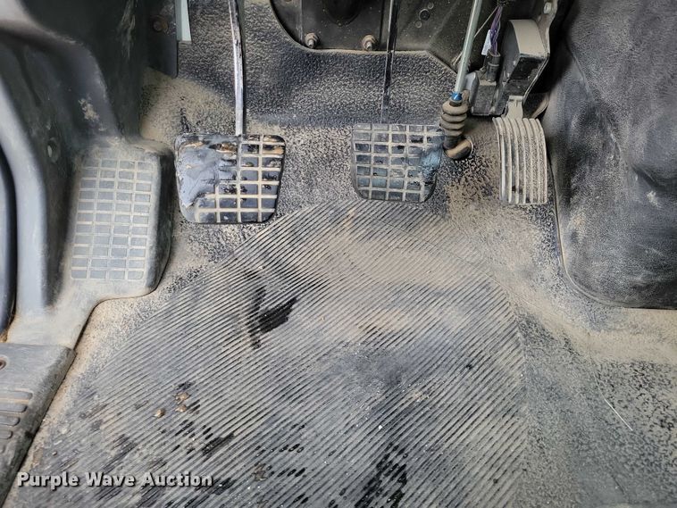 image for item DX7155 2015 International  7500 truck cab and chassis