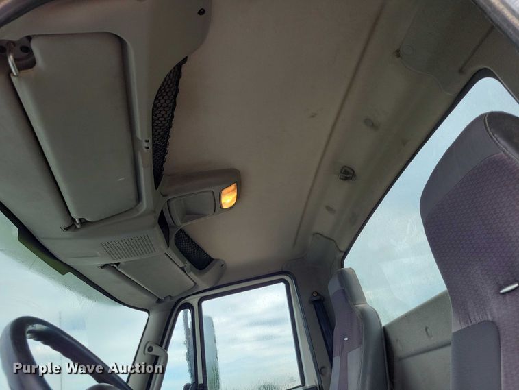 image for item DX7155 2015 International  7500 truck cab and chassis