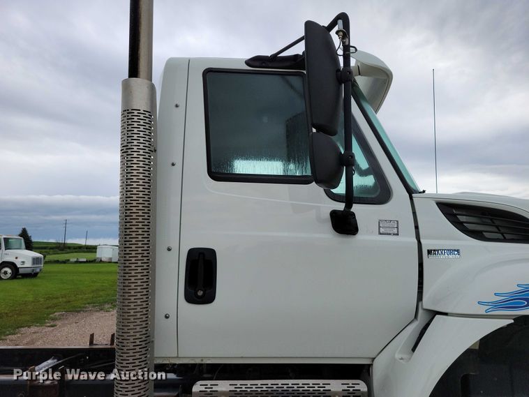 image for item DX7155 2015 International  7500 truck cab and chassis