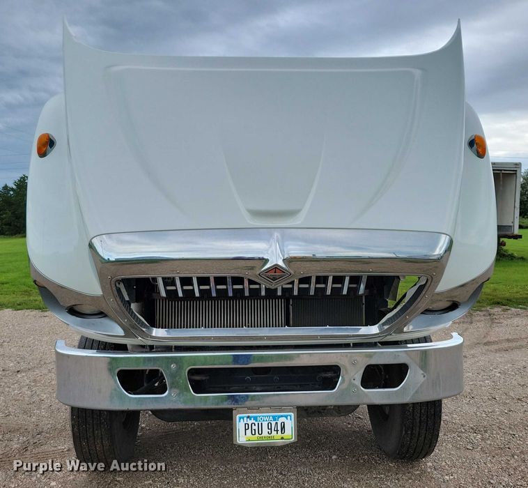 image for item DX7155 2015 International  7500 truck cab and chassis