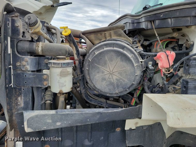 image for item DX7155 2015 International  7500 truck cab and chassis