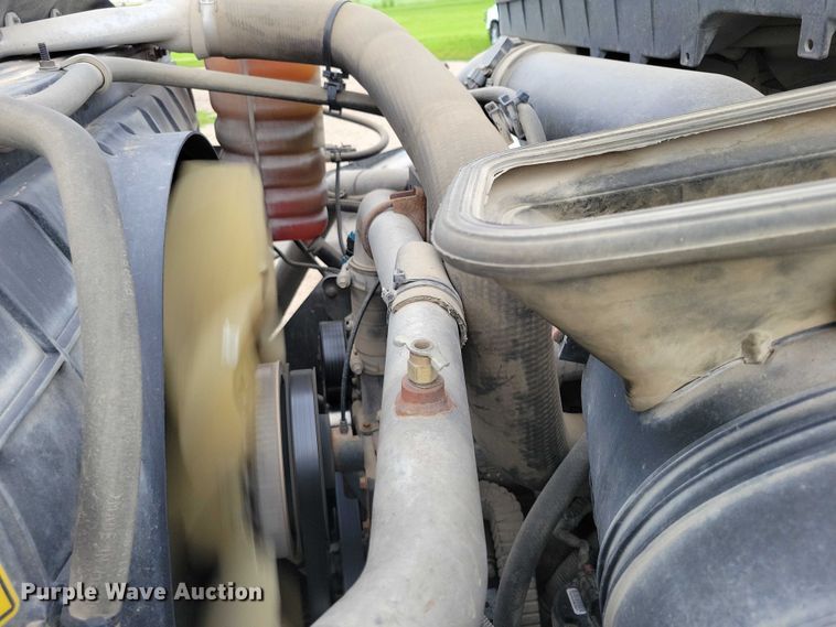 image for item DX7155 2015 International  7500 truck cab and chassis