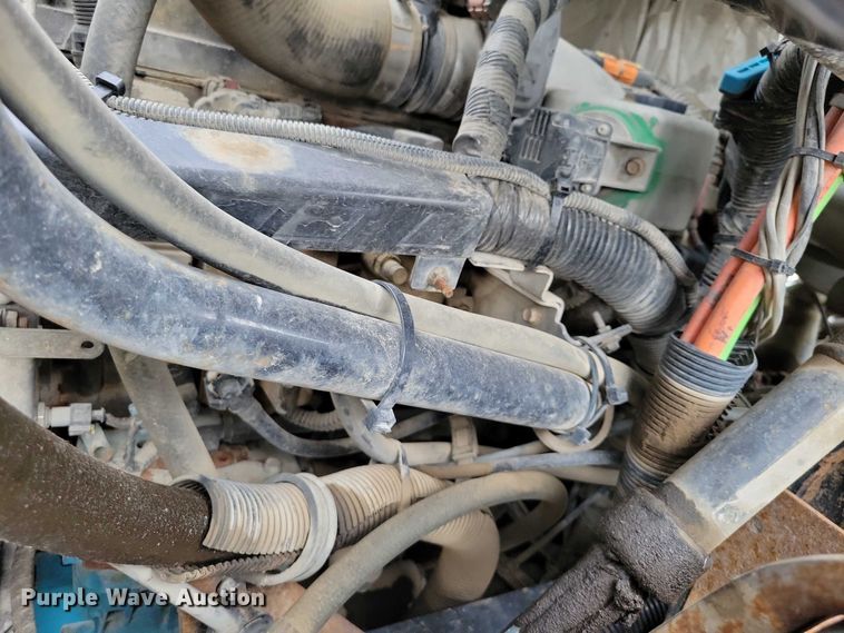 image for item DX7155 2015 International  7500 truck cab and chassis