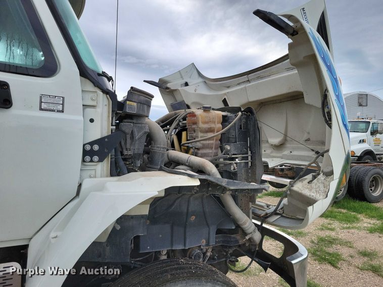 image for item DX7155 2015 International  7500 truck cab and chassis