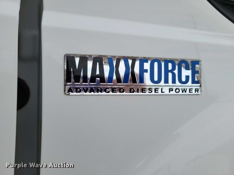 image for item DX7155 2015 International  7500 truck cab and chassis