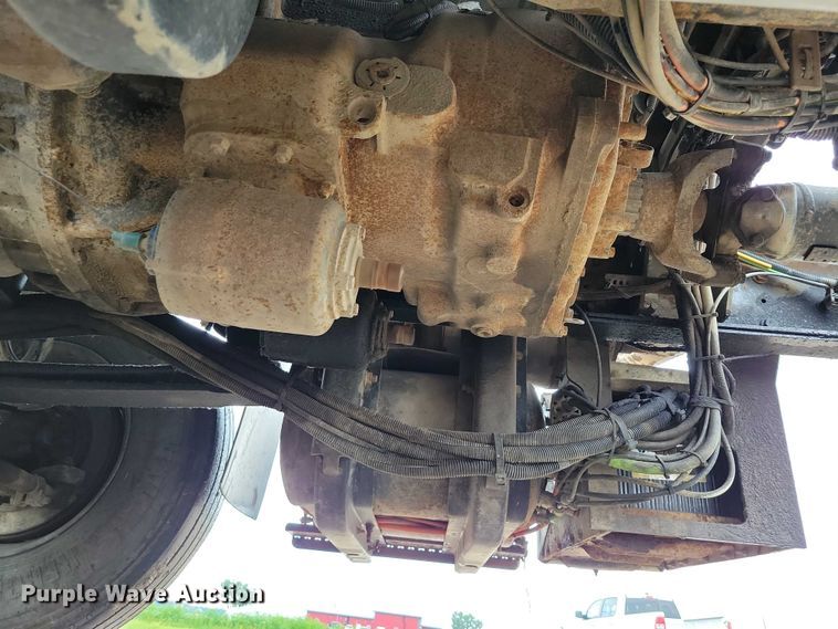 image for item DX7155 2015 International  7500 truck cab and chassis