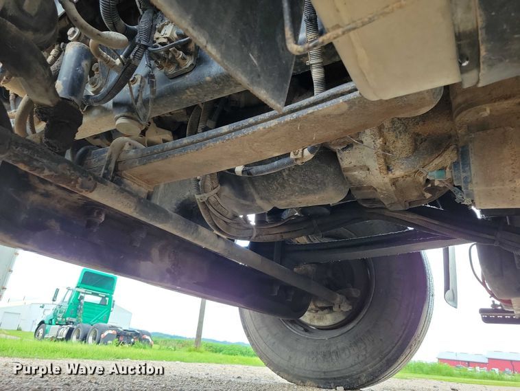 image for item DX7155 2015 International  7500 truck cab and chassis