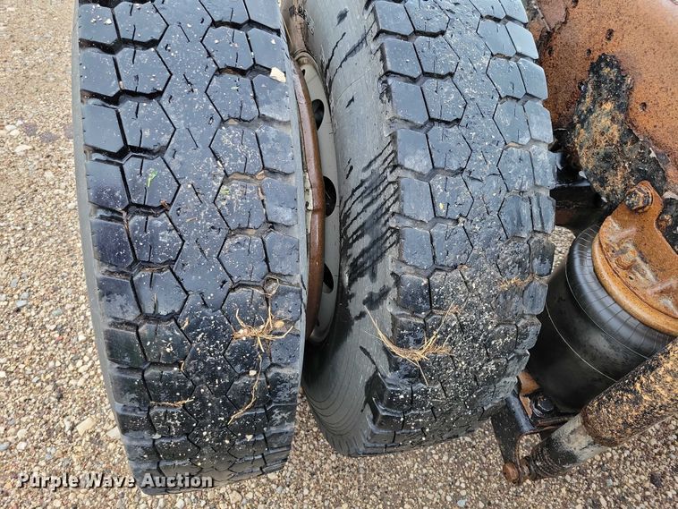 image for item DX7155 2015 International  7500 truck cab and chassis