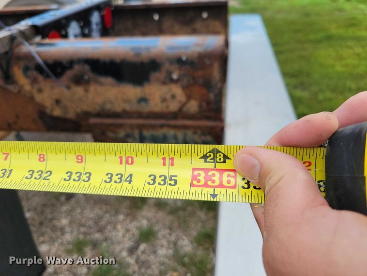 image for item DX7156 2016 International  7600 truck cab and chassis