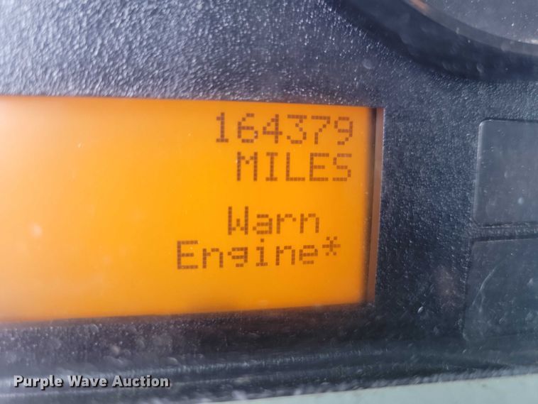 image for item DX7156 2016 International  7600 truck cab and chassis