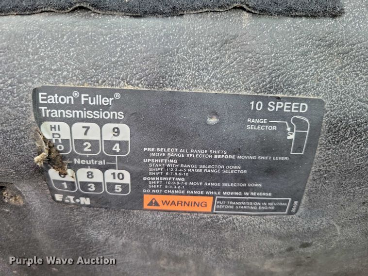 image for item DX7156 2016 International  7600 truck cab and chassis