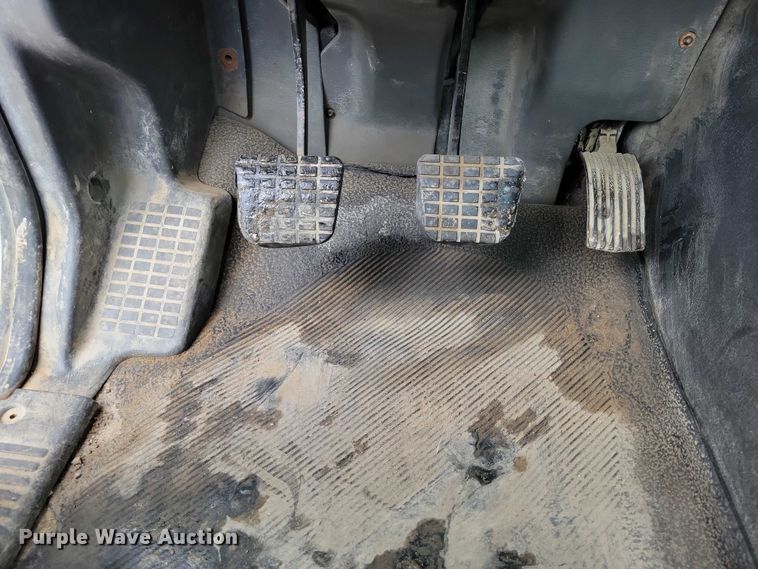 image for item DX7156 2016 International  7600 truck cab and chassis