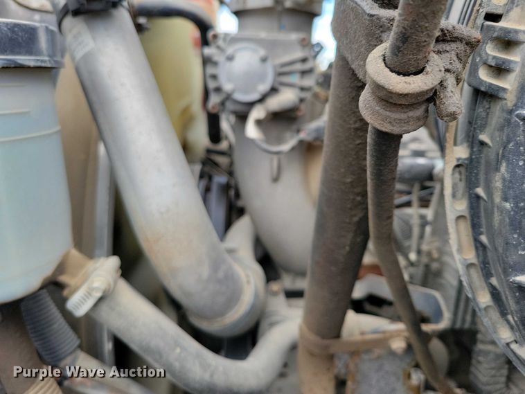 image for item DX7156 2016 International  7600 truck cab and chassis