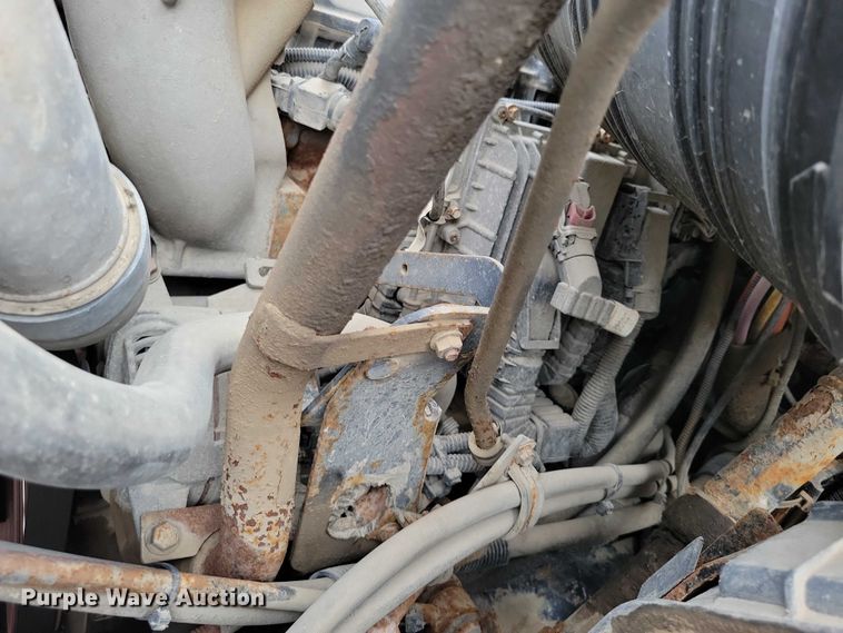 image for item DX7156 2016 International  7600 truck cab and chassis