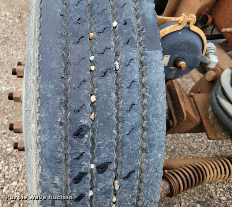 image for item DX7156 2016 International  7600 truck cab and chassis