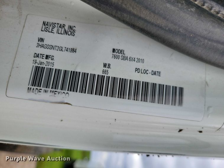 image for item DX7156 2016 International  7600 truck cab and chassis