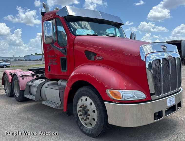 image for item DY0256 2008 Peterbilt 387 semi truck