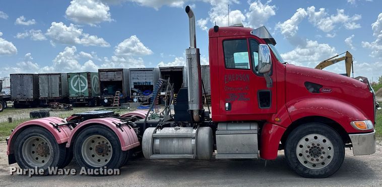 image for item DY0256 2008 Peterbilt 387 semi truck