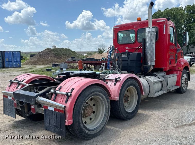 image for item DY0256 2008 Peterbilt 387 semi truck