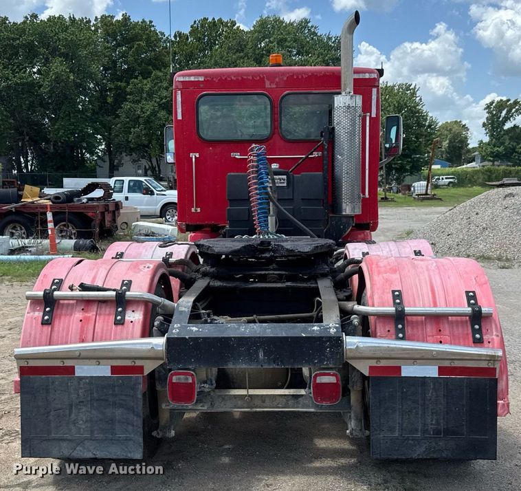 image for item DY0256 2008 Peterbilt 387 semi truck