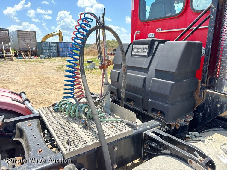 image for item DY0256 2008 Peterbilt 387 semi truck