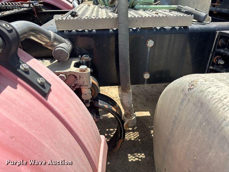 image for item DY0256 2008 Peterbilt 387 semi truck