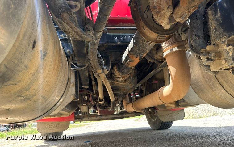 image for item DY0256 2008 Peterbilt 387 semi truck