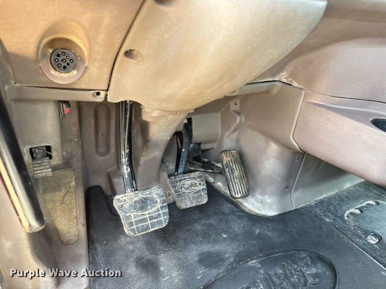 image for item DY0256 2008 Peterbilt 387 semi truck