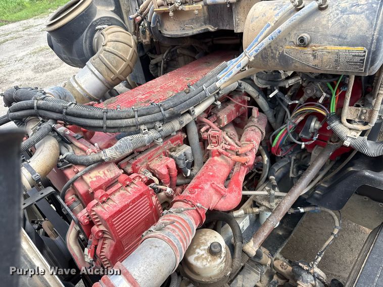 image for item DY0256 2008 Peterbilt 387 semi truck