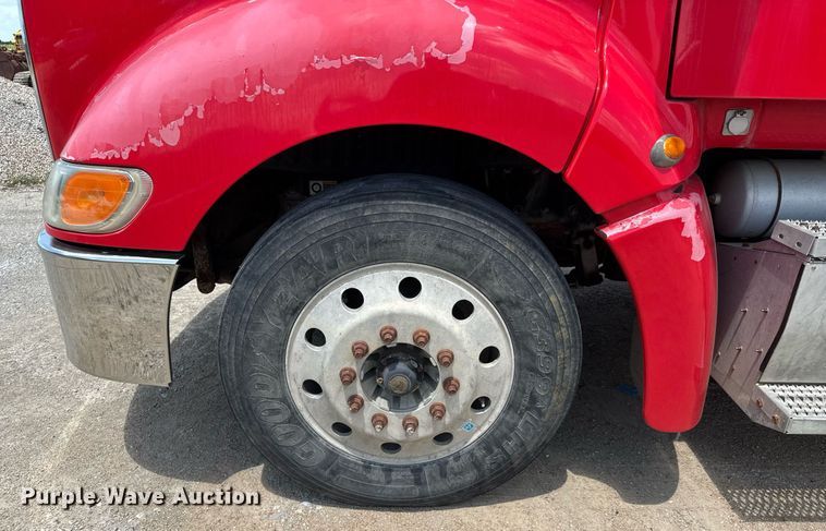 image for item DY0256 2008 Peterbilt 387 semi truck