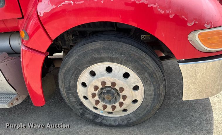 image for item DY0256 2008 Peterbilt 387 semi truck