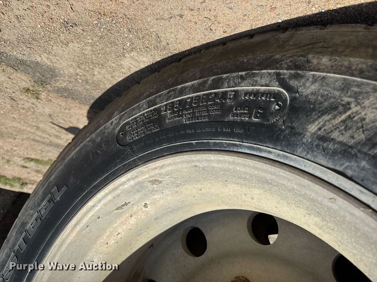 image for item DY0256 2008 Peterbilt 387 semi truck