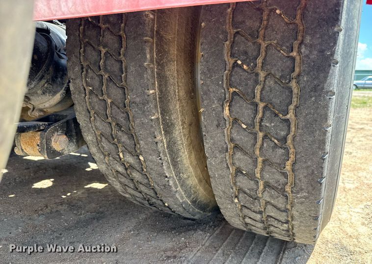 image for item DY0256 2008 Peterbilt 387 semi truck