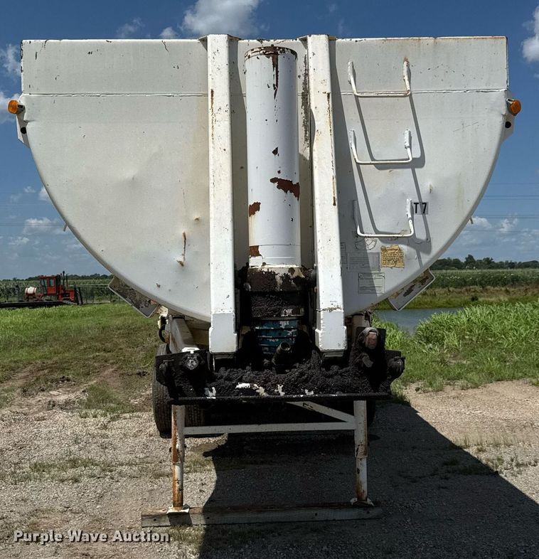 image for item DY0292 1998 Ranch end dump trailer