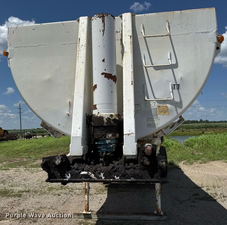 image for item DY0292 1998 Ranch end dump trailer