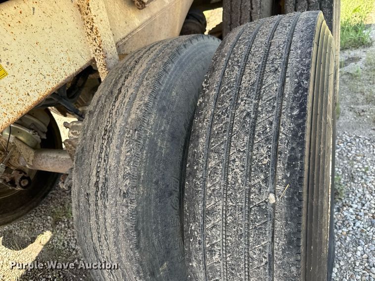 image for item DY0292 1998 Ranch end dump trailer