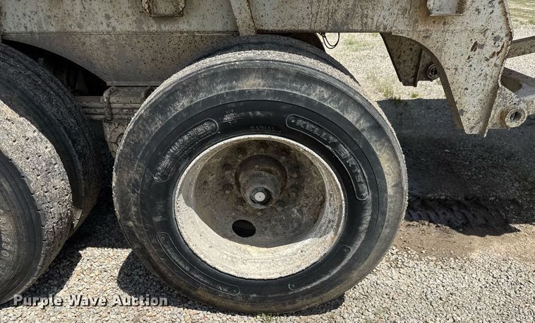 image for item DY0292 1998 Ranch end dump trailer