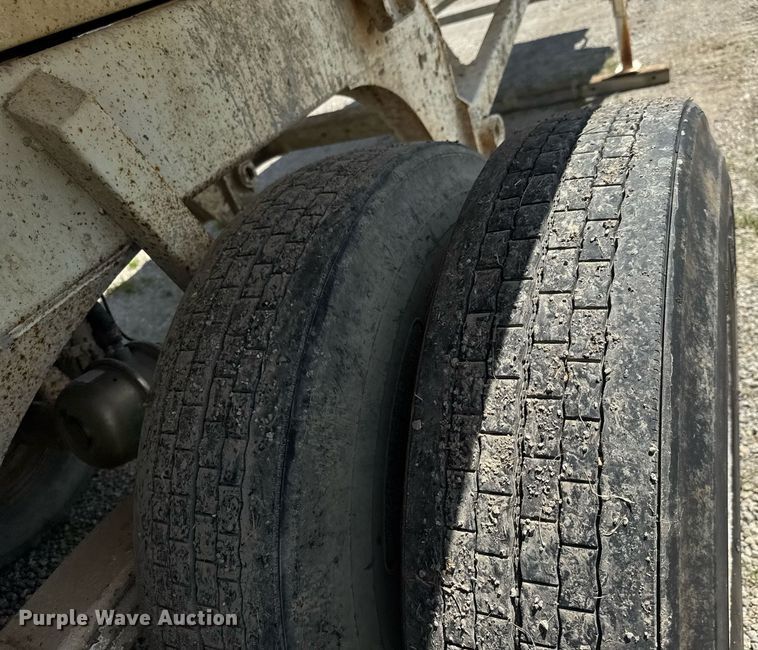 image for item DY0292 1998 Ranch end dump trailer