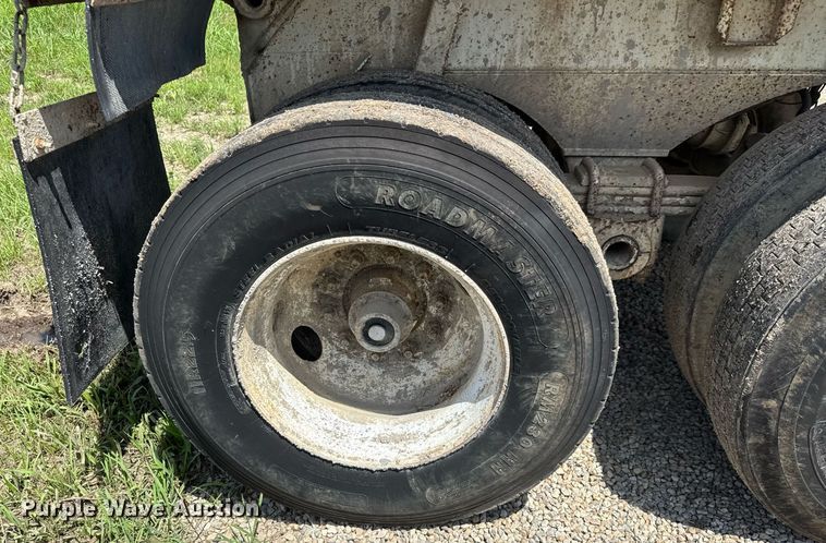 image for item DY0292 1998 Ranch end dump trailer