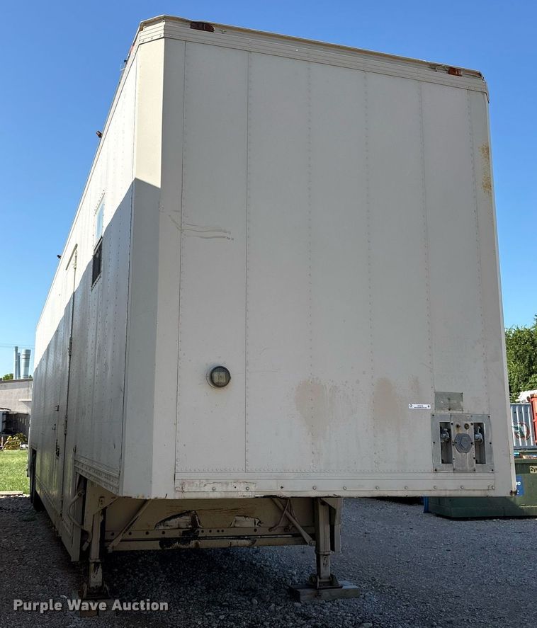 image for item DY0733 1985 Kentucky dry van office trailer