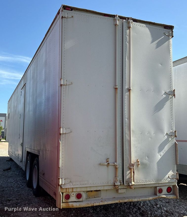 image for item DY0733 1985 Kentucky dry van office trailer
