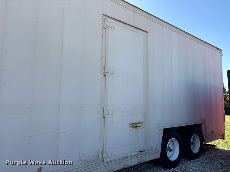 image for item DY0733 1985 Kentucky dry van office trailer