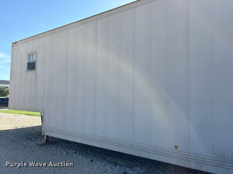 image for item DY0733 1985 Kentucky dry van office trailer