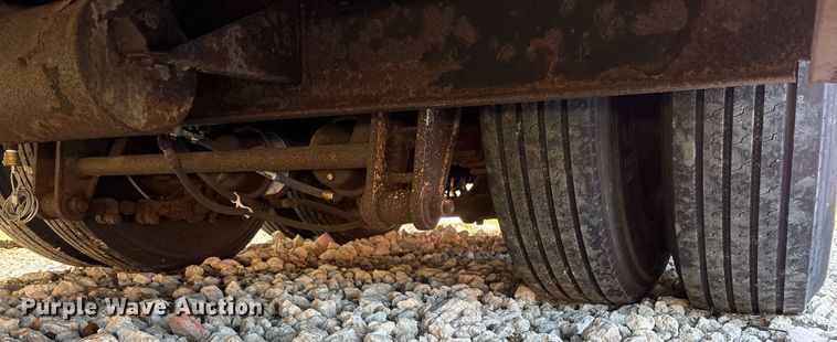 image for item DY0733 1985 Kentucky dry van office trailer