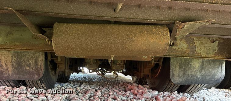 image for item DY0733 1985 Kentucky dry van office trailer