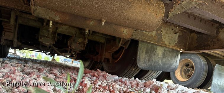 image for item DY0733 1985 Kentucky dry van office trailer