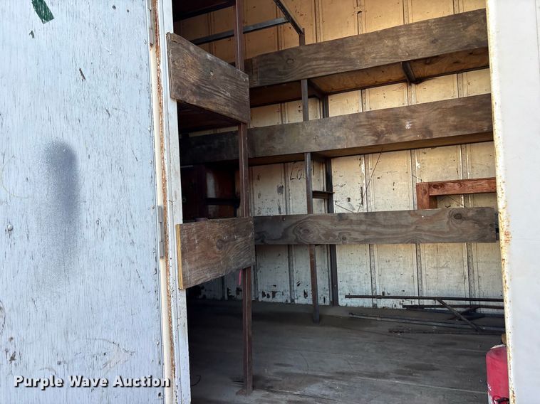 image for item DY0733 1985 Kentucky dry van office trailer