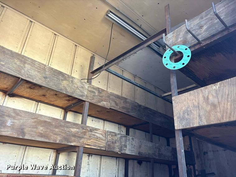 image for item DY0733 1985 Kentucky dry van office trailer