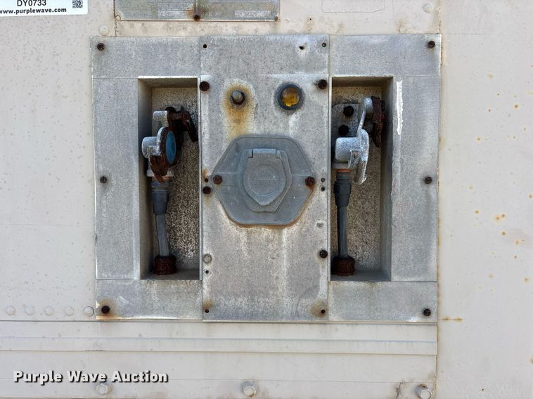 image for item DY0733 1985 Kentucky dry van office trailer