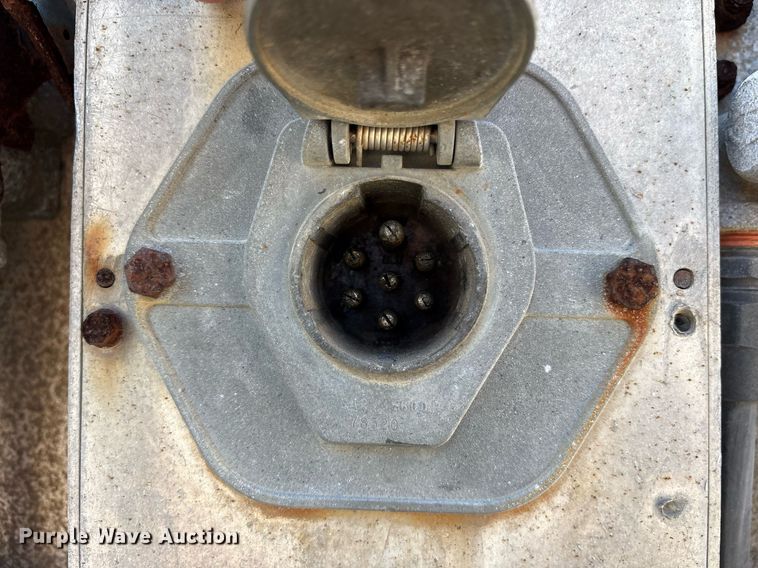 image for item DY0733 1985 Kentucky dry van office trailer